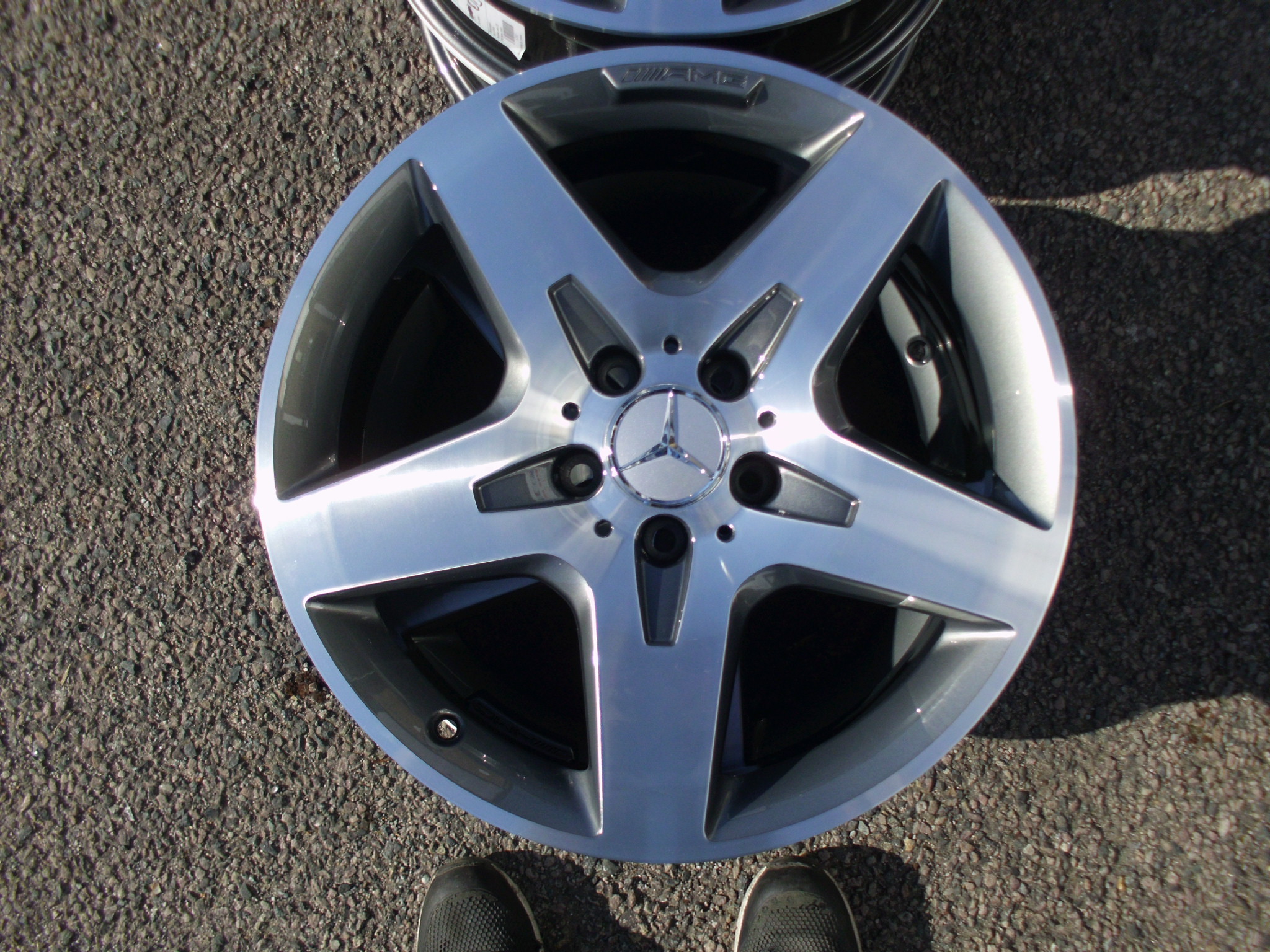 USED 18  GENUINE MERCEDES AMG 5 SPOKE ALLOY WHEELS WITH GUNMETAL WITH POLISHED FACE A C CLASS